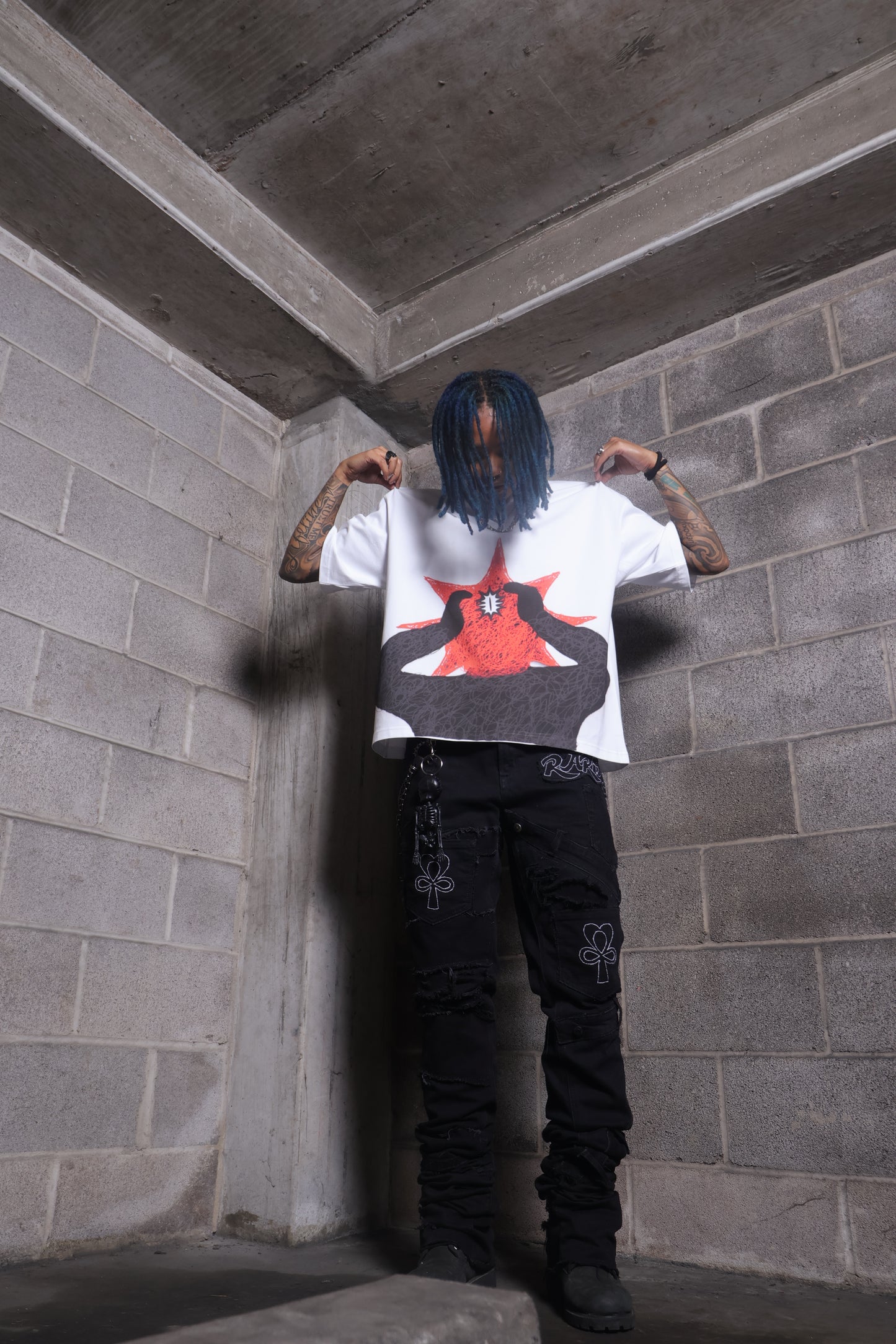 SCRIBBLED BOX TEE